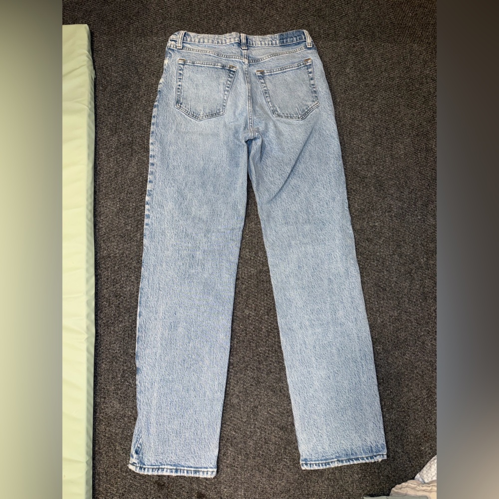 Abercrombie & Fitch Light Wash Denim Jeans - Picture 2 of 3